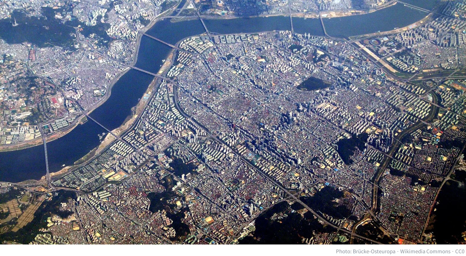 Aerial view of the southern Seoul districts of Gangnam and Seocho
