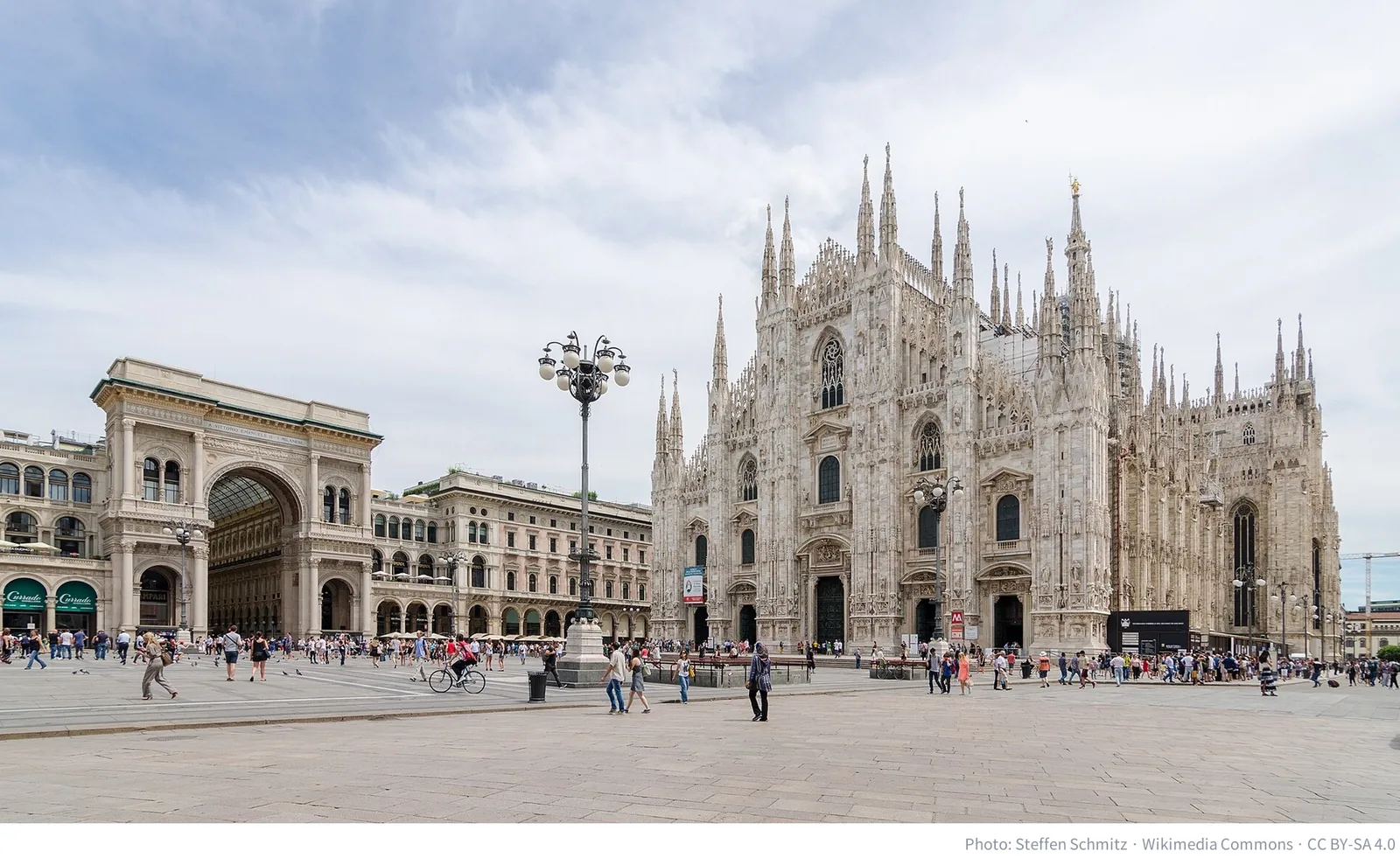 Milan Cathedral and Piazza del Duomo with the arch of the Galleria Vittorio Emanuele II
