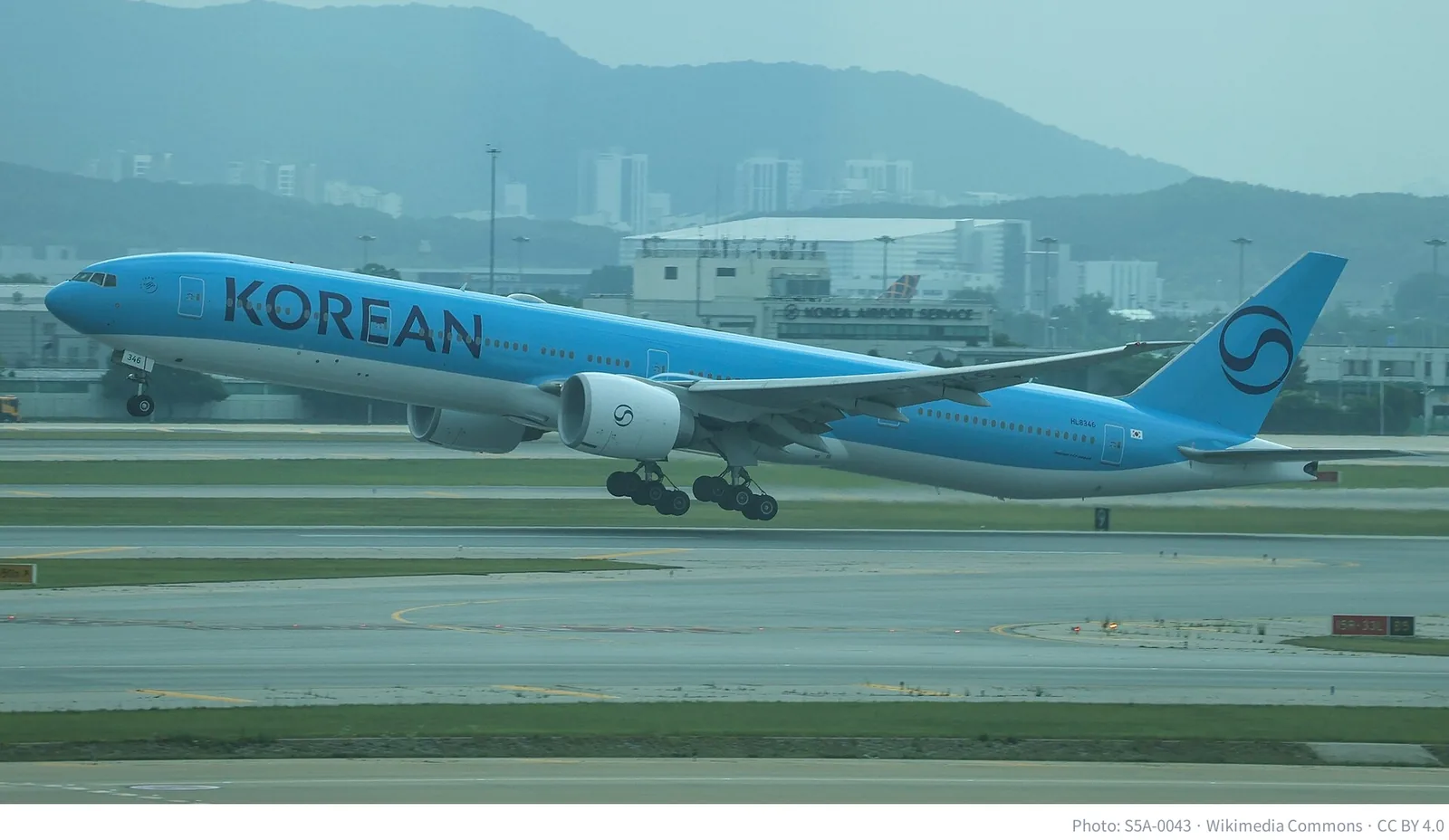 A Korean Air Boeing 777-300ER at Incheon International Airport