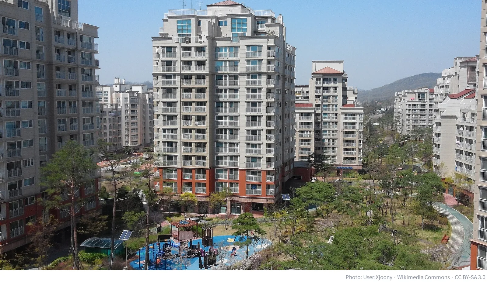 Apartment complex in Eunpyeong New Town, Seoul