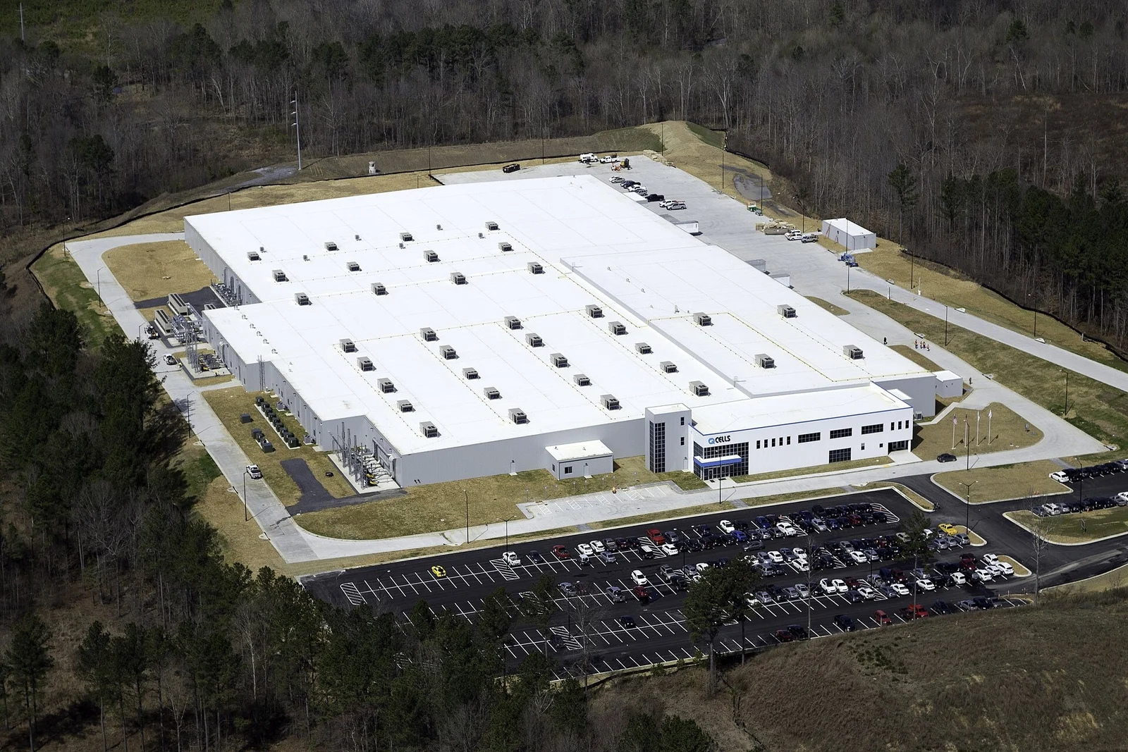 Aerial view of the Hanwha Q CELLS solar module plant in Dalton, Georgia